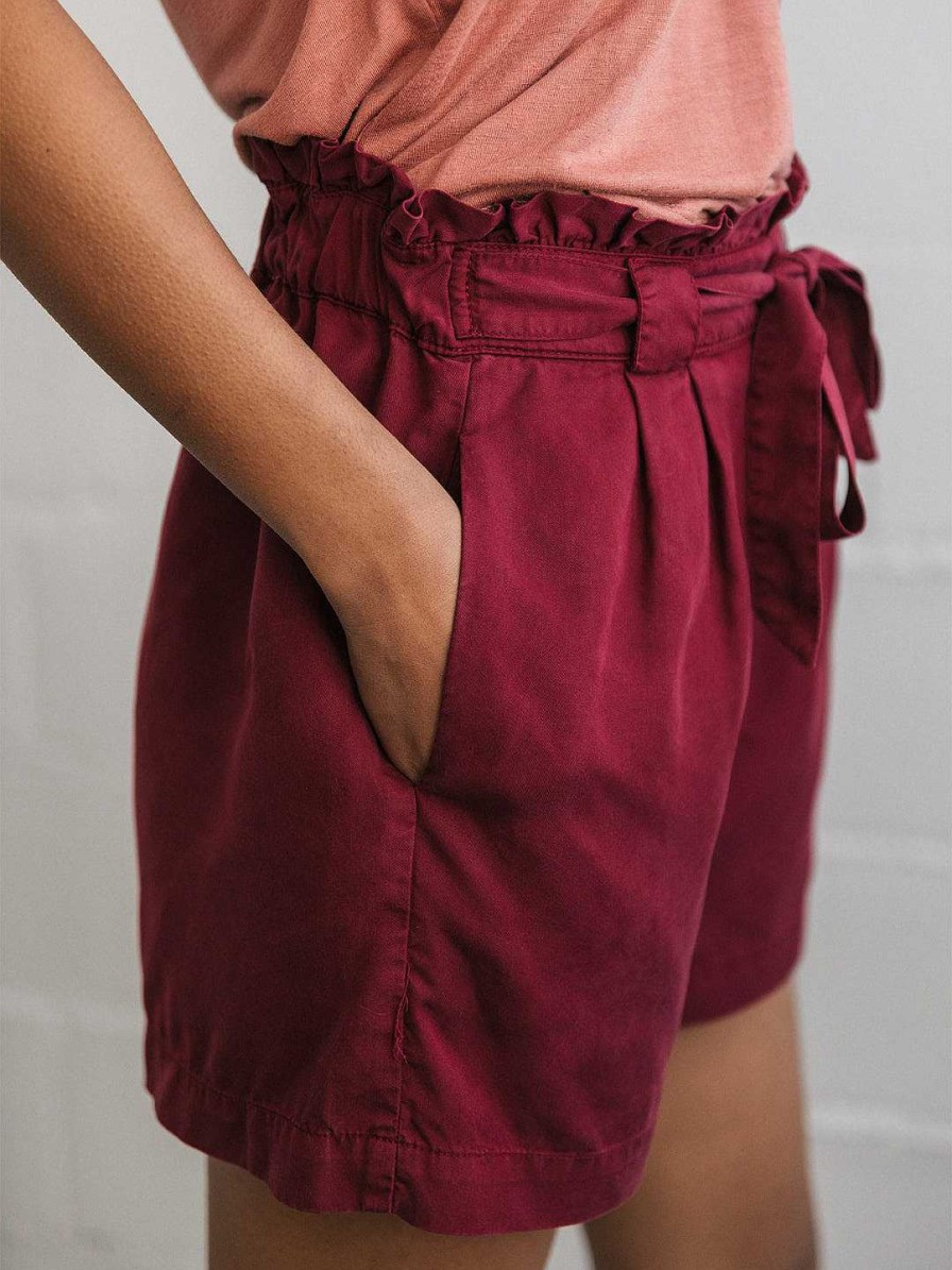 TWOTHIRDS Giske — Cherry Red | Shorts